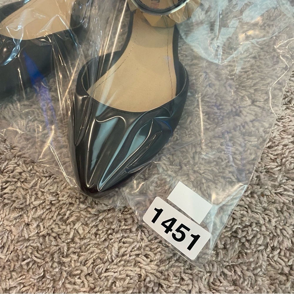 JUSTFAB Black Flat Closed Toe Shoes Gold Trim On Ankle - Size 6 - Picture 6 of 7